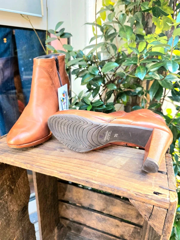 Vintage Van Dalen Ankle Boots