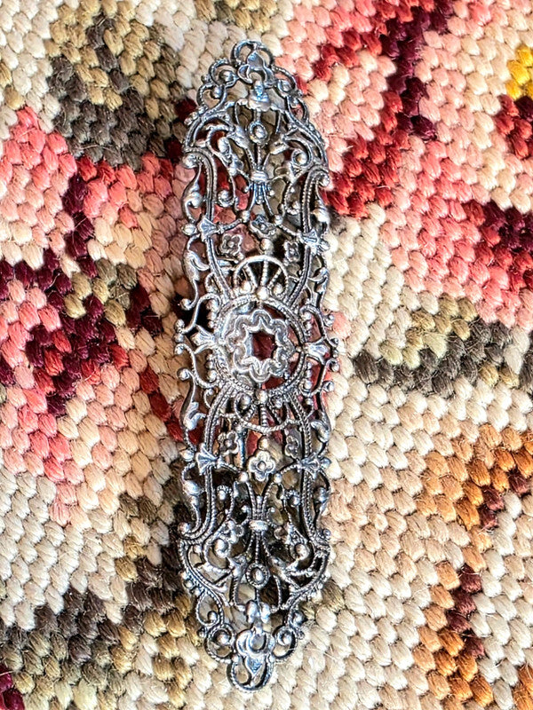 Vintage 40s / 50s Cut-Out Brooch