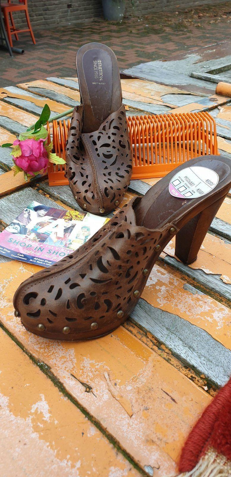 Brown hotsell clog heels