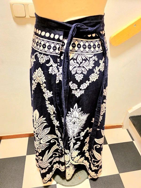 Vintage 80's / 90's Wrap Maxi Skirt