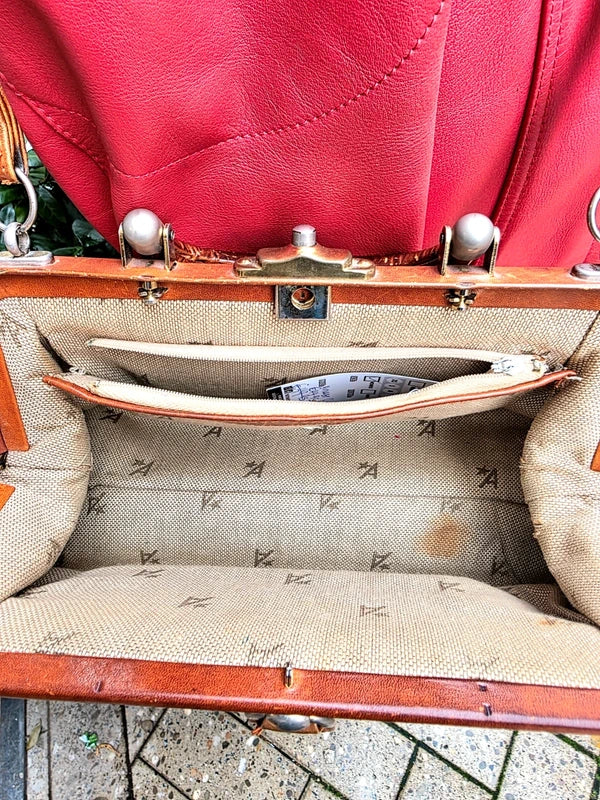 Vintage 70's / 80's Gladstone Shoulder / Hand Bag