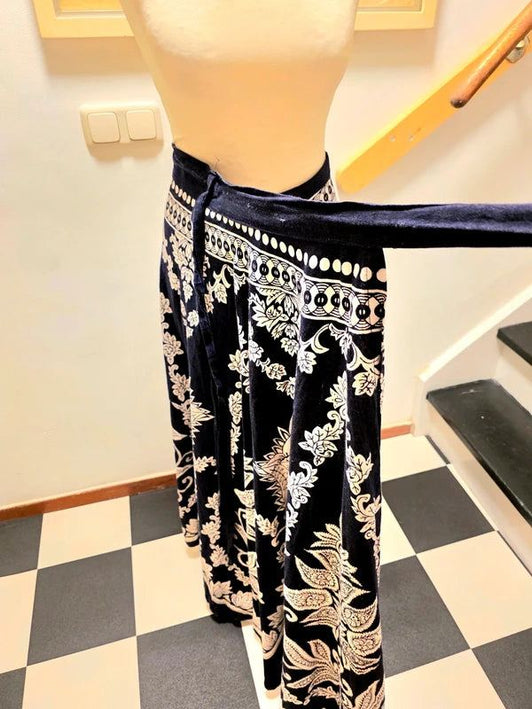 Vintage 80's / 90's Wrap Maxi Skirt