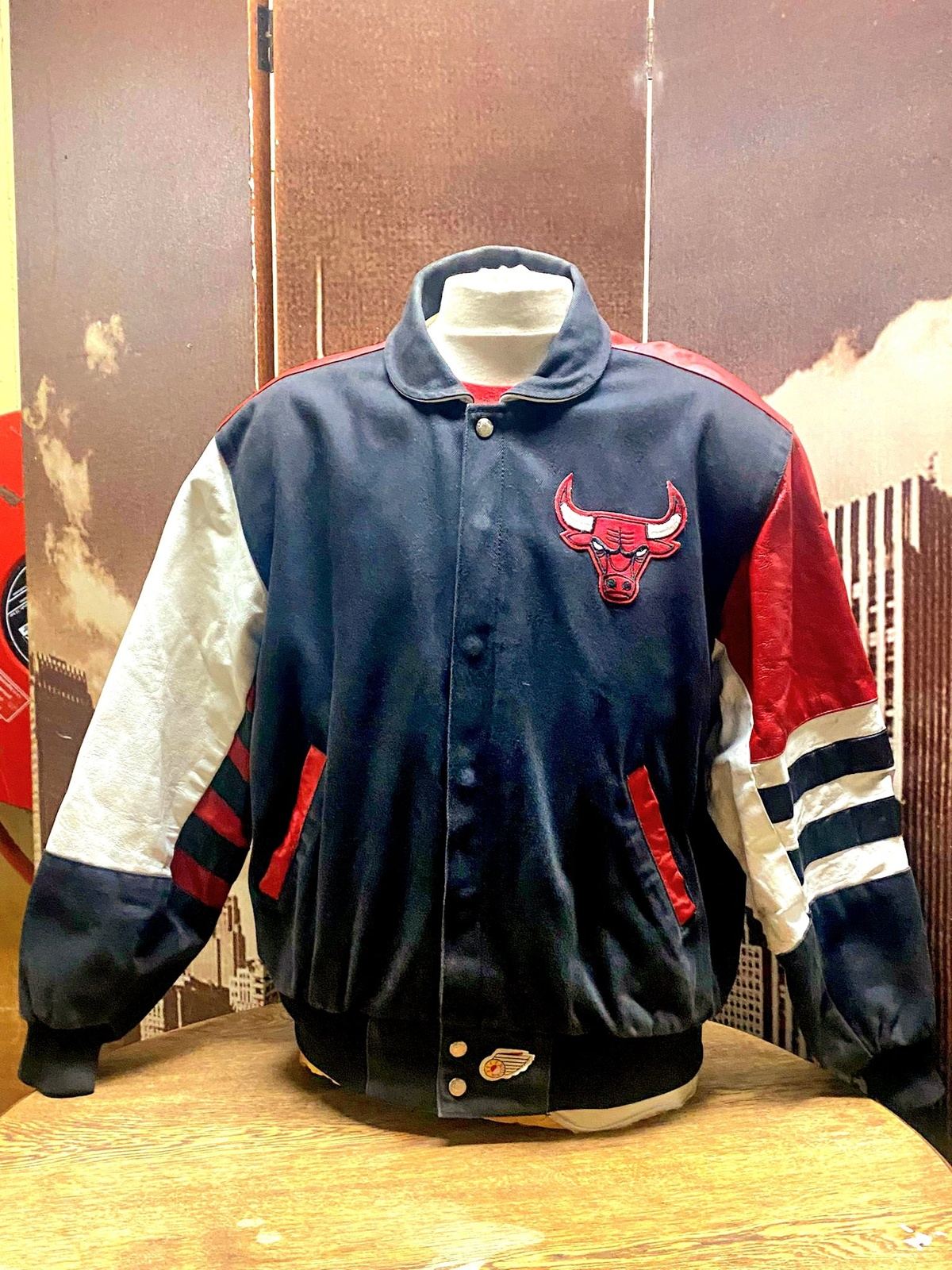 Buy Pick Vintage 90s Pro Player NBA Chicago Bulls Puffer Jacket Halfzip  Reversible Chicago Bulls Winter Sweater Pullover Big Image Size L Online in  India - Etsy