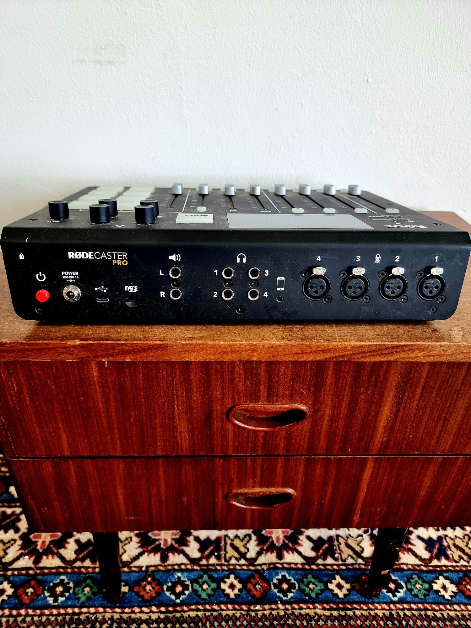 RØDECaster Pro Podcast Production Studio