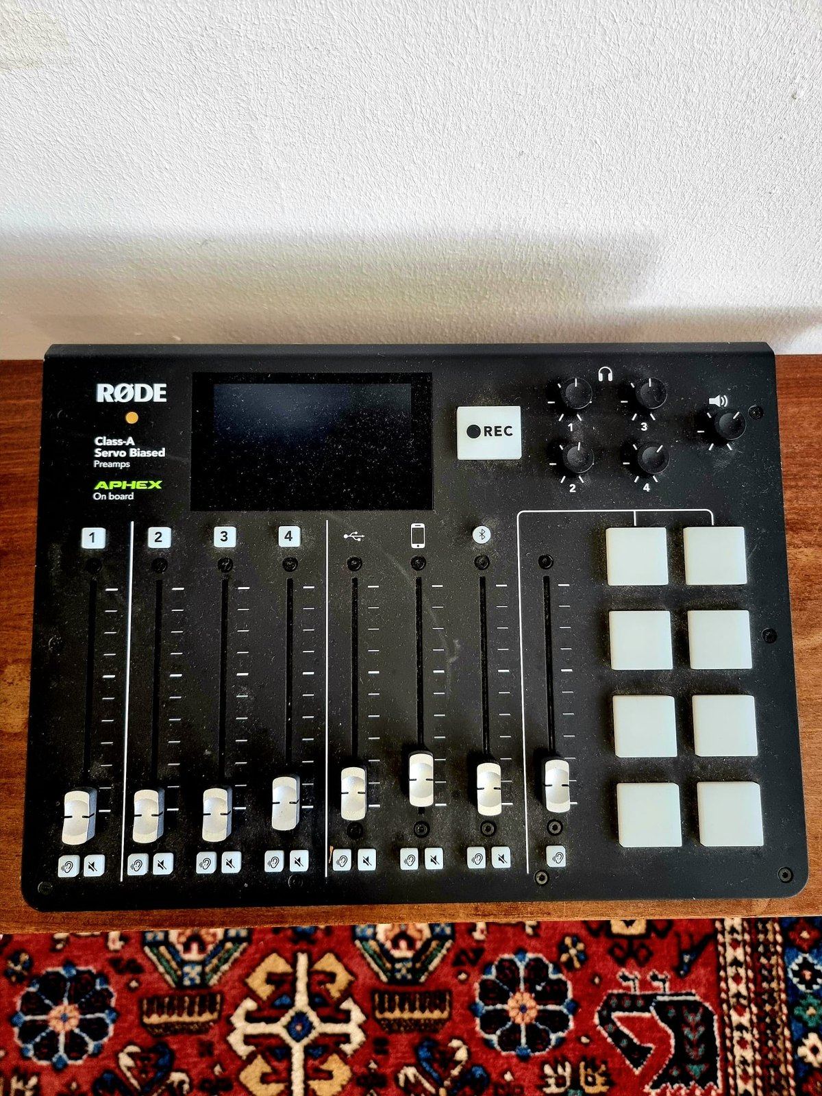 RØDECaster Pro Podcast Production Studio