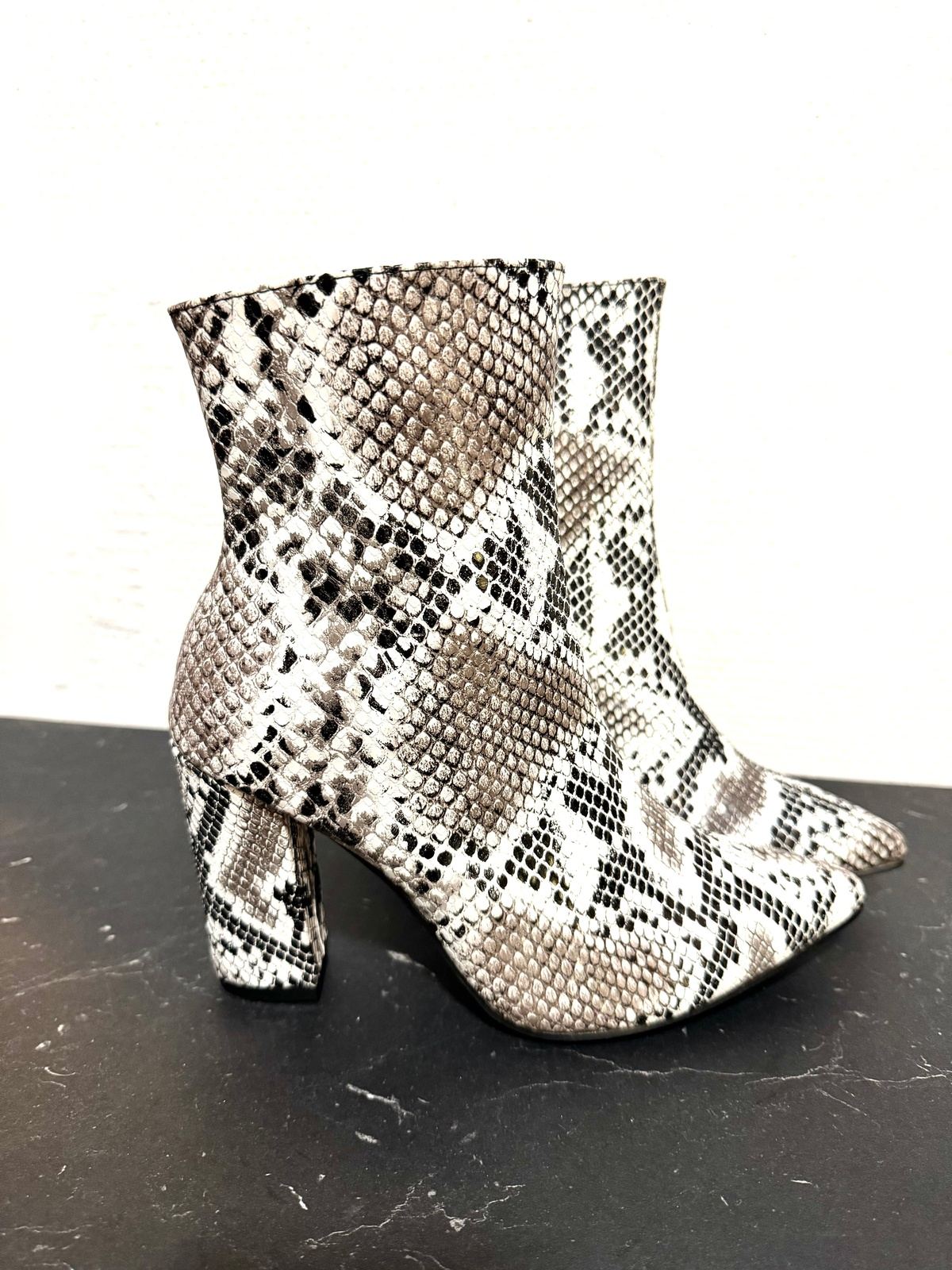 Vintage Snake Print Shoes