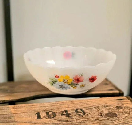 Arcopal France 9" Scalloped Milk Glass Mixing Bowl - Large - Yatva