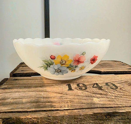 Arcopal France 9" Scalloped Milk Glass Mixing Bowl - Large - Yatva