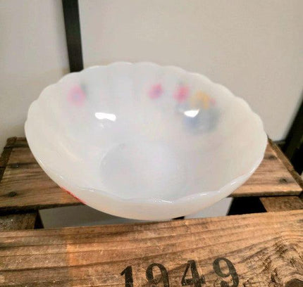 Arcopal France 9" Scalloped Milk Glass Mixing Bowl - Large - Yatva