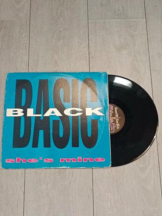 Basic Black She's Mine - Yatva