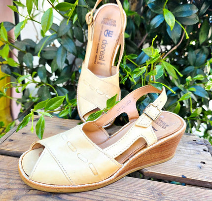 Brand New 1970s Vintage Deadstock Doreal Izegem Wedge Sandals Shoes - Yatva
