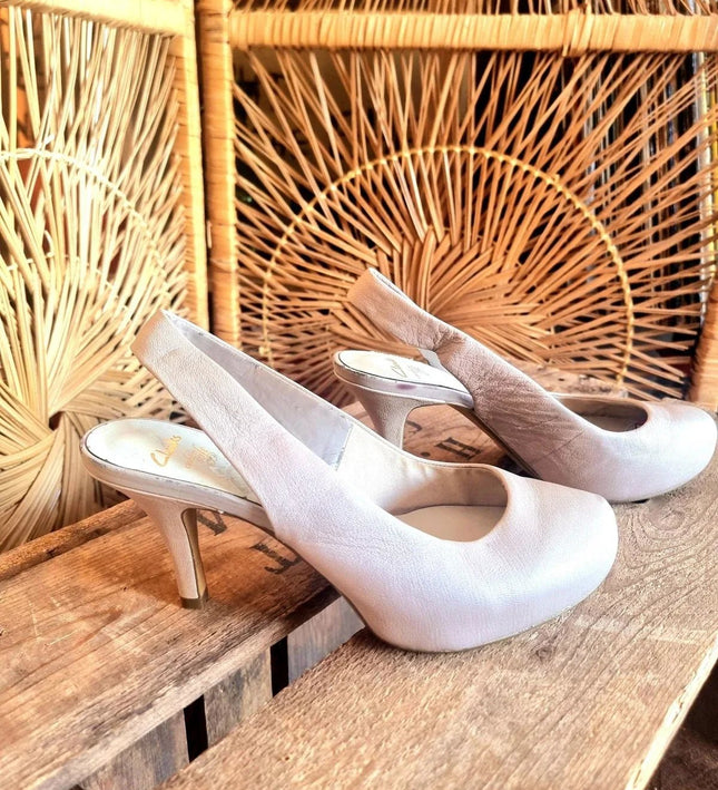 Brand New Clarks Slip On Shoes - Yatva