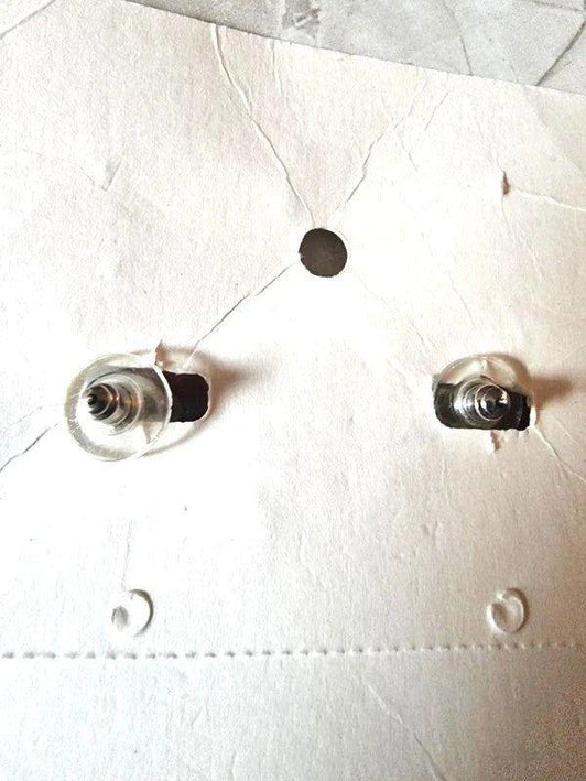 Brand New Manouk Pierced Earrings - Yatva