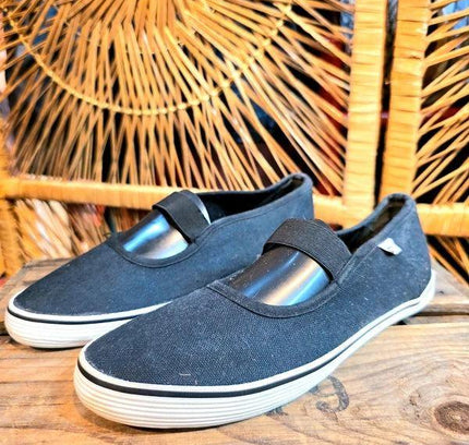 Brand New Teamcity Gymshoes - Yatva