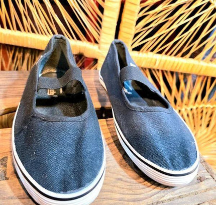 Brand New Teamcity Gymshoes - Yatva