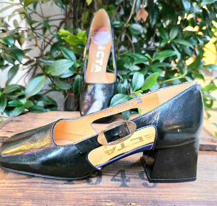 Brand New Vintage 50's / 60's Deadstock Recta Shoes - Yatva