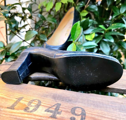 Brand New Vintage Deadstock 60's / 70's Recta Heel Shoes - Yatva