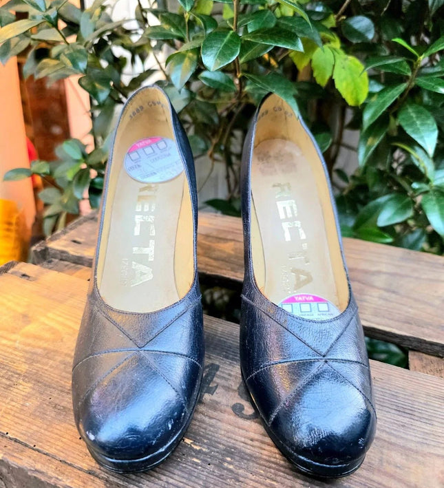 Brand New Vintage Deadstock 60's / 70's Recta Heel Shoes - Yatva