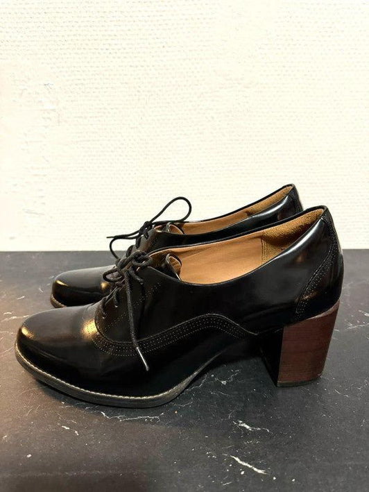 Clarks 20's Style Oxford Shoes - Yatva