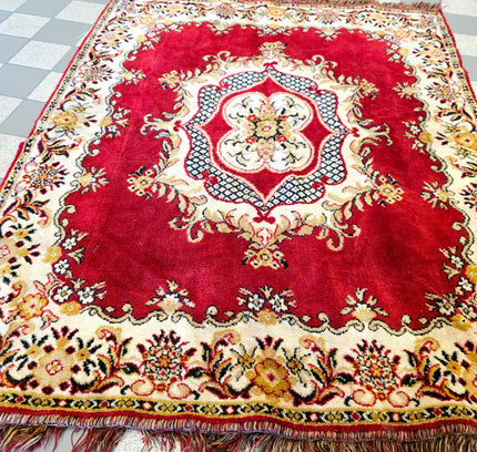 Classical Oriental Medallion Area Rug – Crimson Red & Ivory – 128 x 170 cm - Yatva