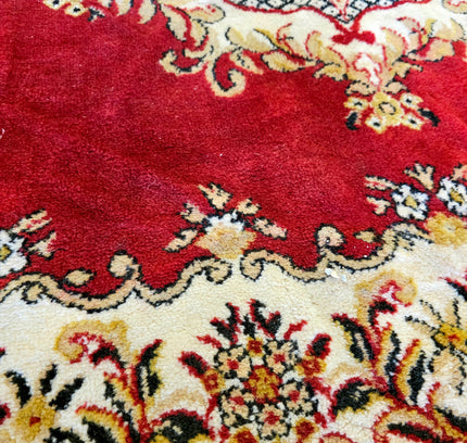 Classical Oriental Medallion Area Rug – Crimson Red & Ivory – 128 x 170 cm - Yatva