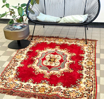 Classical Oriental Medallion Area Rug – Crimson Red & Ivory – 128 x 170 cm - Yatva