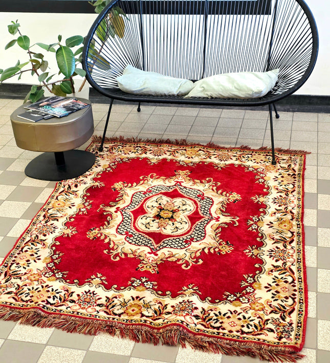 Classical Oriental Medallion Area Rug – Crimson Red & Ivory – 128 x 170 cm - Yatva