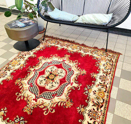 Classical Oriental Medallion Area Rug – Crimson Red & Ivory – 128 x 170 cm - Yatva