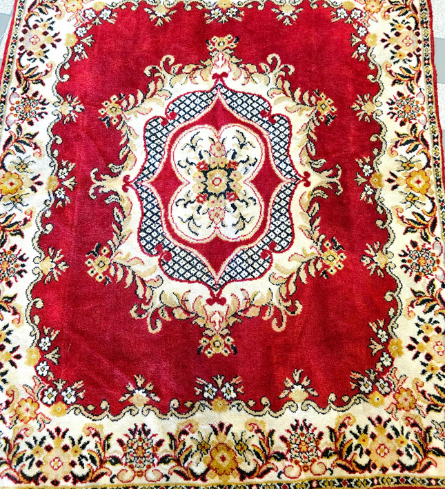 Classical Oriental Medallion Area Rug – Crimson Red & Ivory – 128 x 170 cm - Yatva