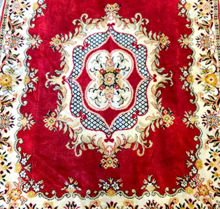 Classical Oriental Medallion Area Rug – Crimson Red & Ivory – 128 x 170 cm - Yatva