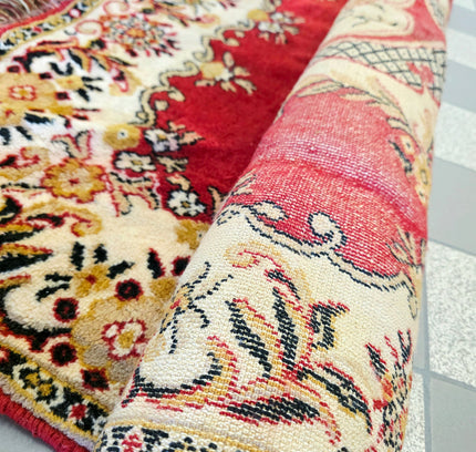Classical Oriental Medallion Area Rug – Crimson Red & Ivory – 128 x 170 cm - Yatva
