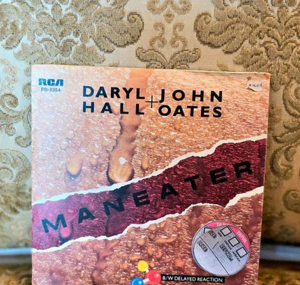 Daryl Hall + John Oates – Maneater b/w Delayed Reaction - Yatva