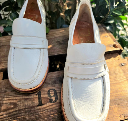 Deadstock Brand New 80's Avang Mocassin Shoes - Yatva