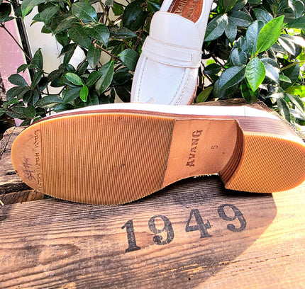 Deadstock Brand New 80's Avang Mocassin Shoes - Yatva