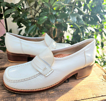 Deadstock Brand New 80's Avang Mocassin Shoes - Yatva