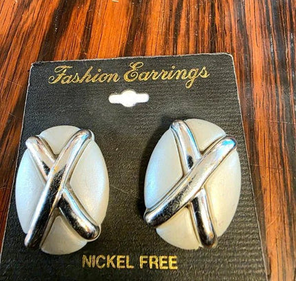 Deadstock Brand New Vintage 80s Clip - on Earrings - Yatva