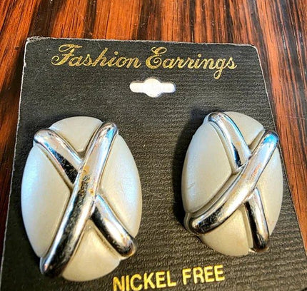 Deadstock Brand New Vintage 80s Clip - on Earrings - Yatva