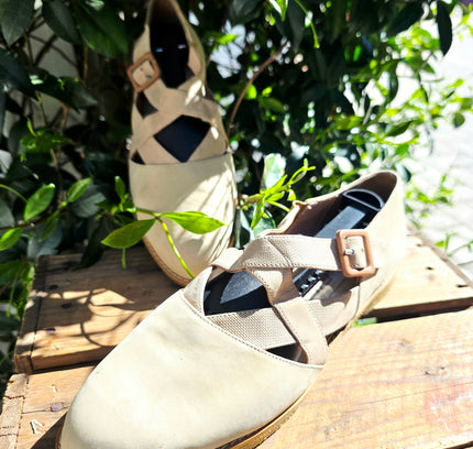 Deadstock Vintage Brand New 80s / 90s Pour - Elle Leather Strappy Shoes - Yatva