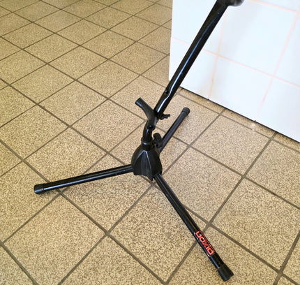 Dixon Professional Alto/Tenor Saxophone Stand – Folding Tripod - Yatva