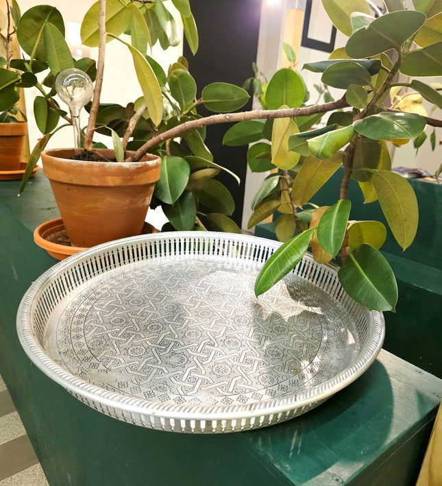 Elegant Round Silver - Plated Gallery Tray - Yatva