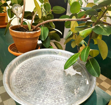 Elegant Round Silver - Plated Gallery Tray - Yatva