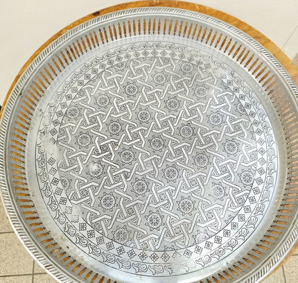 Elegant Round Silver - Plated Gallery Tray - Yatva