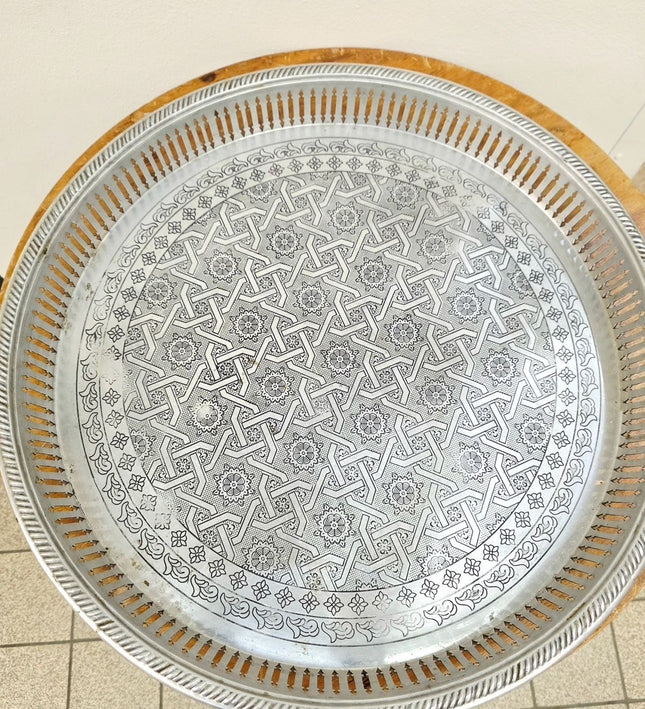 Elegant Round Silver - Plated Gallery Tray - Yatva