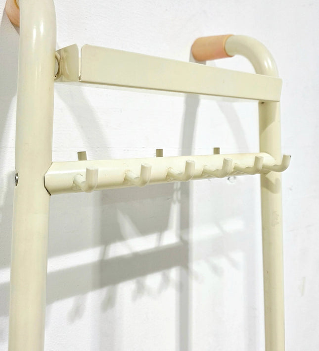 Minimalist Leaning Ladder Rack - Yatva