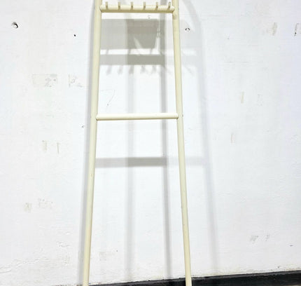 Minimalist Leaning Ladder Rack - Yatva