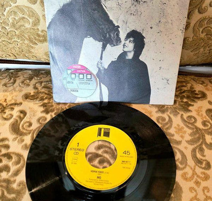 Mo – Horse Race Vinyl Record - Yatva