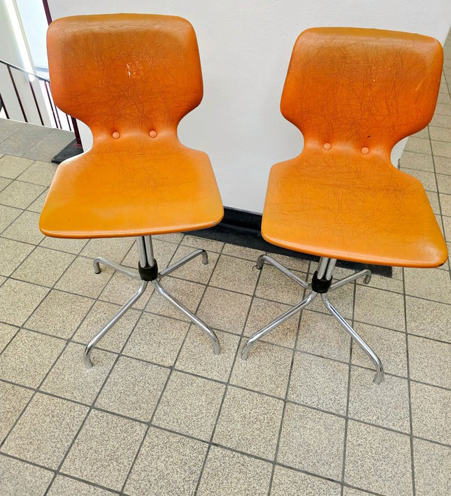 Pair of Mid Century Orange Giroflex Swivel Chairs – 1970s Space Age Retro - Yatva