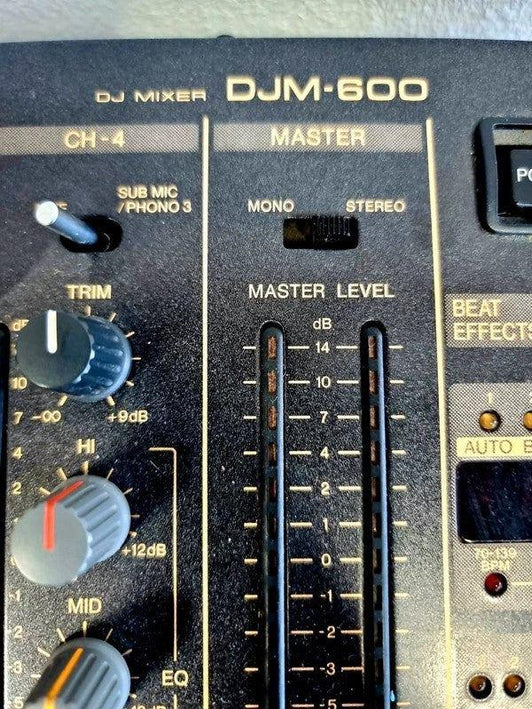 Pioneer DJM - 600 Professional 4 - Channel DJ Mixer - Yatva
