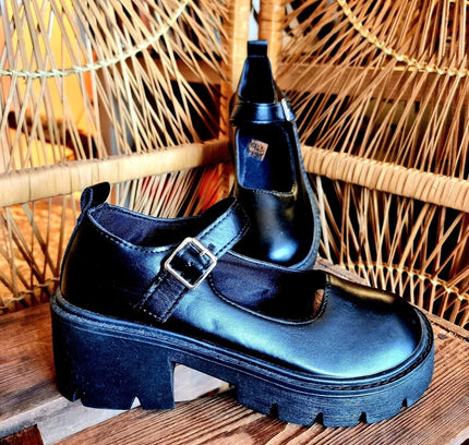 Platform Shoes - Yatva