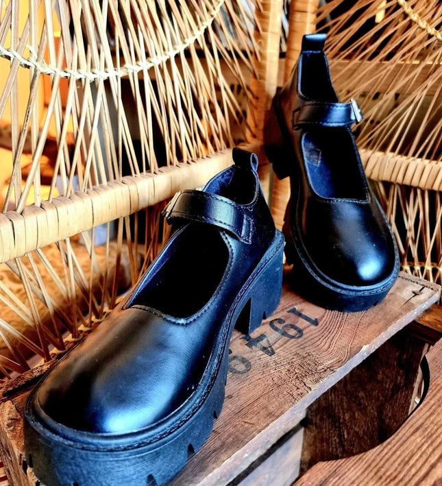 Platform Shoes - Yatva